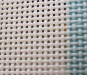 Suyakar teshiklari bilan Polyester tekis to'quv filtri matolari